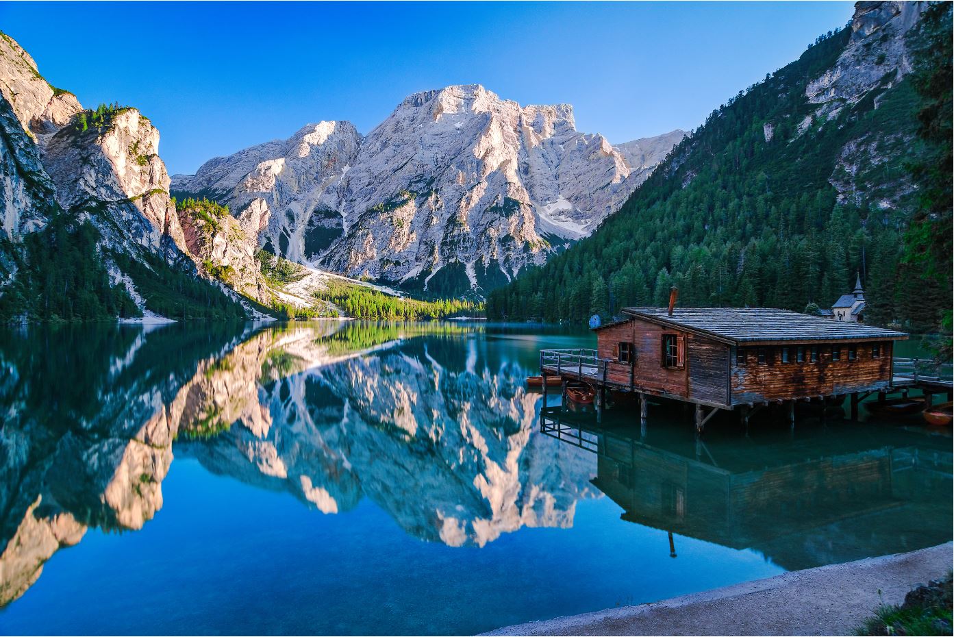 Lago di Braies z PortaSki Aktywne lato w Alpach z PortaSki